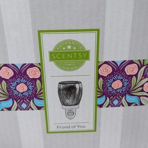 Scentsy plug in mini warmer